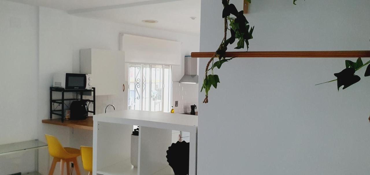 Apartamentos La Libertad エステポナ エクステリア 写真