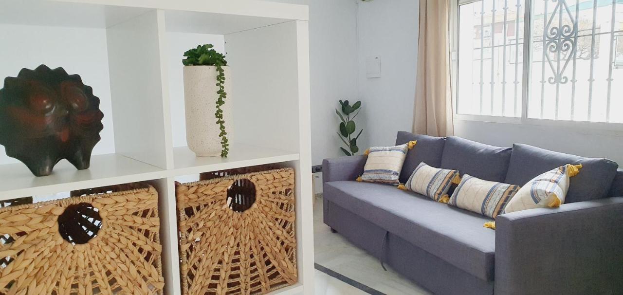 Apartamentos La Libertad エステポナ エクステリア 写真